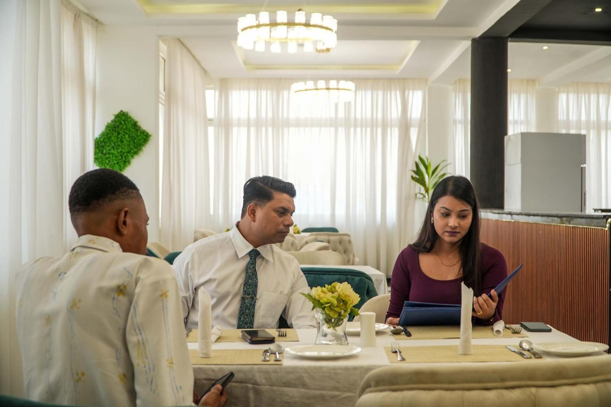Amor Hotels Abuja Luaran gambar